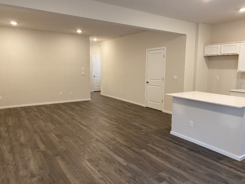 889 N 18th Ave - Photo 5 of 18