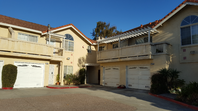 22904 Grand St - Photo 2 of 16