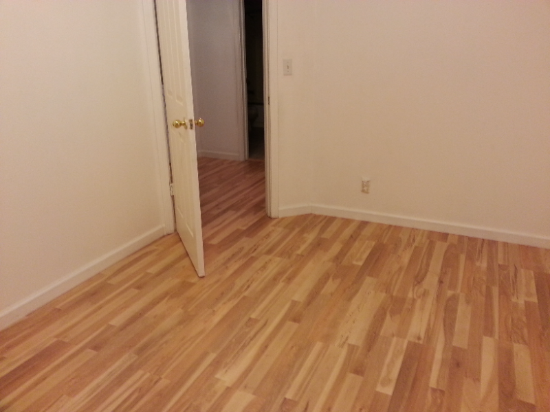 22904 Grand St - Photo 4 of 16