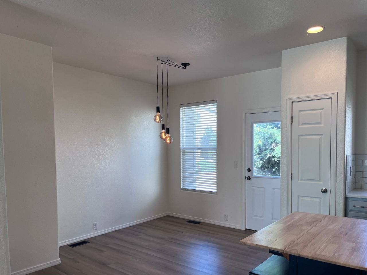 7350 Country Side Grv - Photo 4 of 16