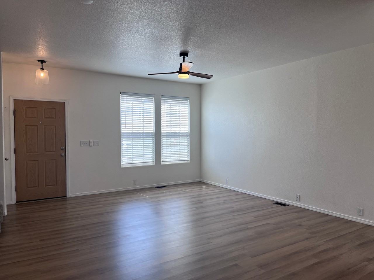 7350 Country Side Grv - Photo 5 of 16