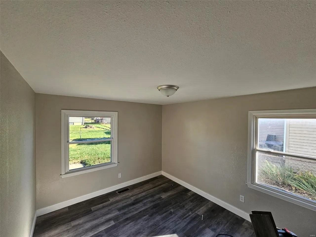 28 Jamestown Dr - Photo 6 of 14