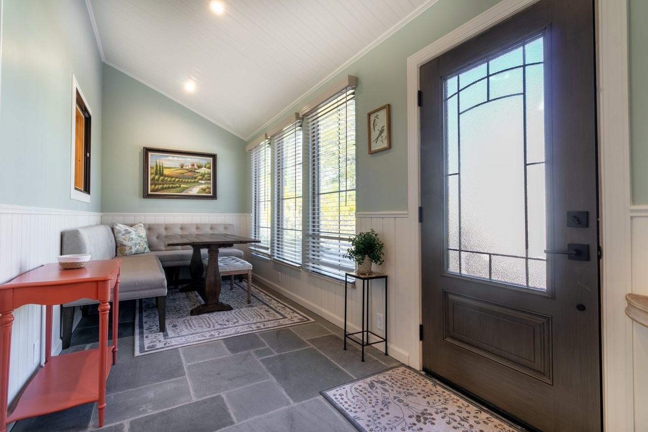381 Kyle Rd - Photo 4 of 16