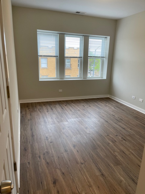 5202 W Parker Ave #2 - Photo 4 of 13