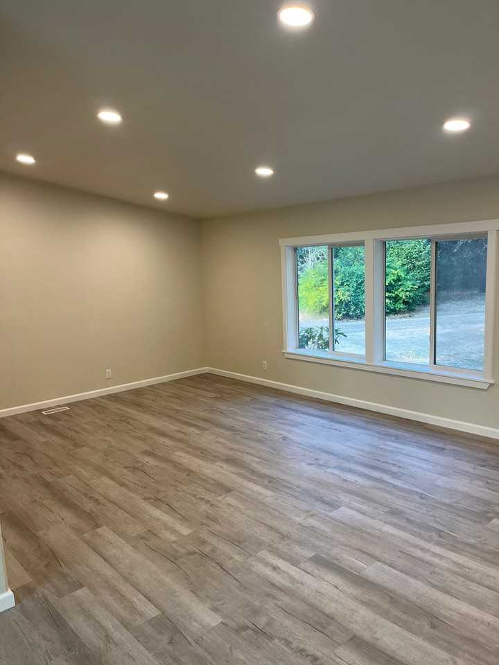 15054 Glenwood Rd Sw - Photo 3 of 13