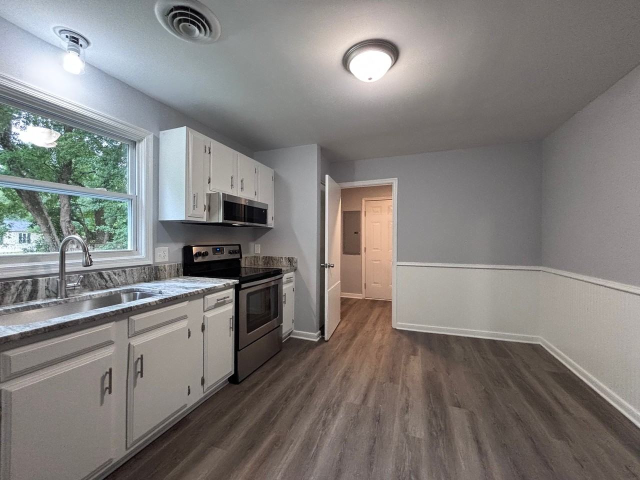 6317 Phobus Dr - Photo 5 of 14