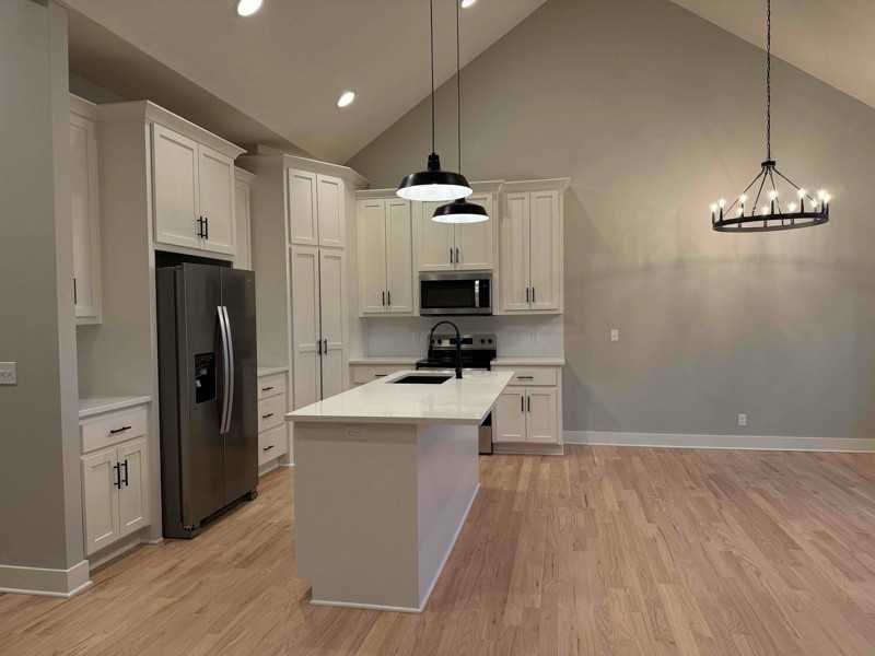 16221 Granada St - Photo 3 of 19