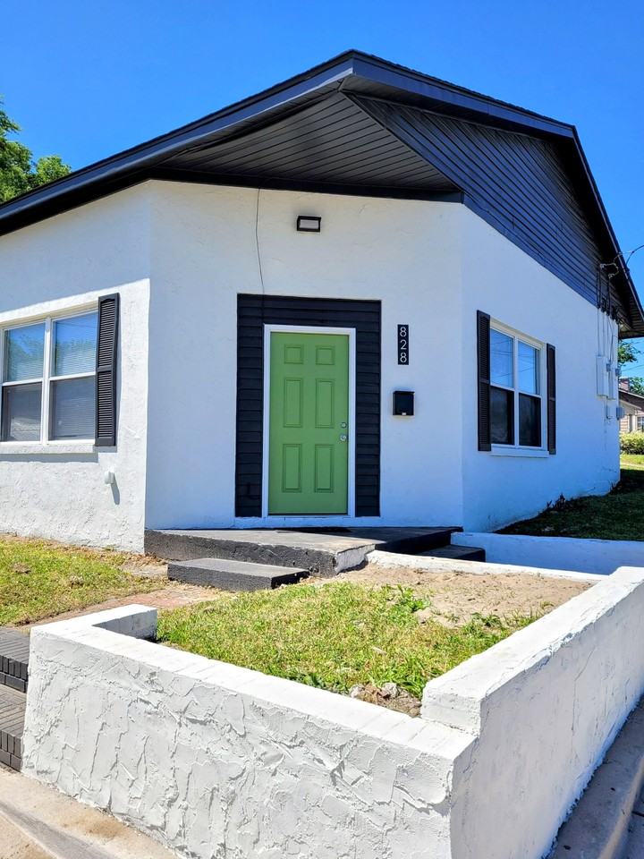828 Campbell St - Photo 4 of 31