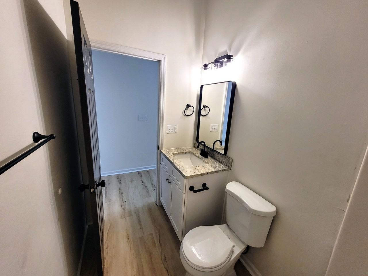 828 Campbell St - Photo 6 of 31