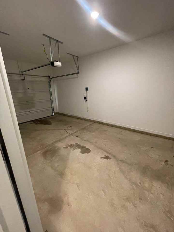 1057 Linsmore Ave - Photo 4 of 20