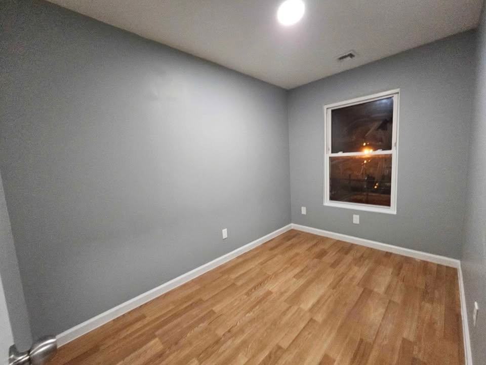 552 E 24th St #2 - Photo 7 of 7