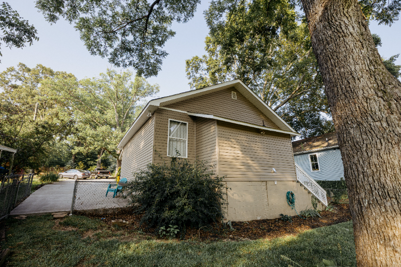 209 Mill St - Photo 4 of 20