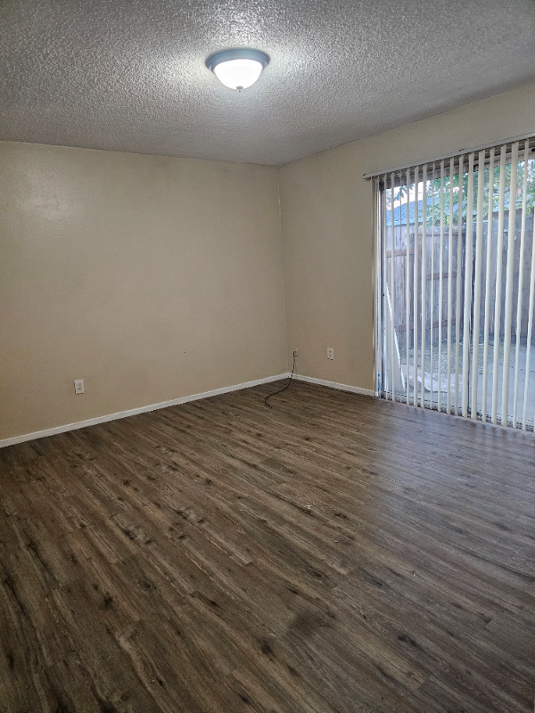 843 W Los Felis Ave - Photo 2 of 5