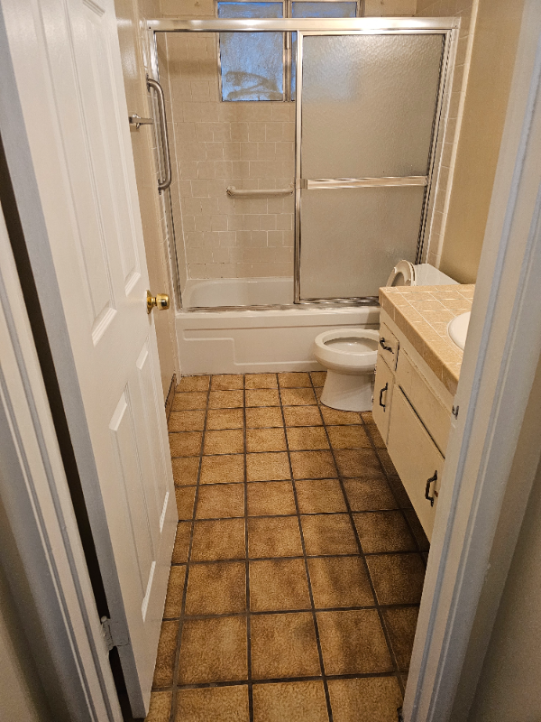 843 W Los Felis Ave - Photo 4 of 5
