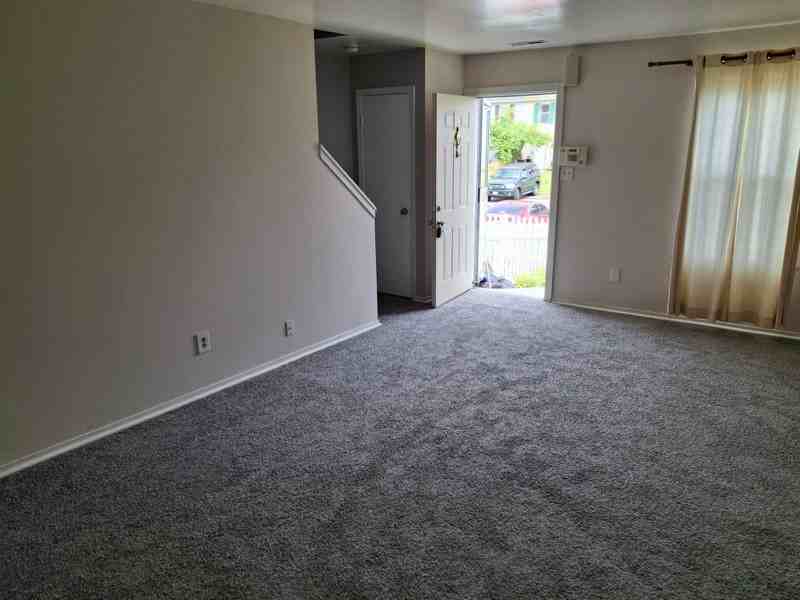 21 Holcumb Ct - Photo 3 of 11