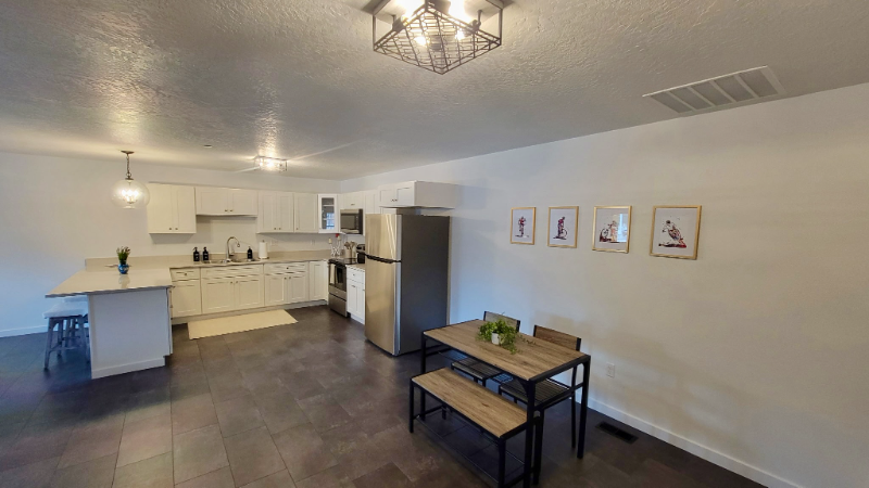140 Railroad Ave #3 - Photo 3 of 17