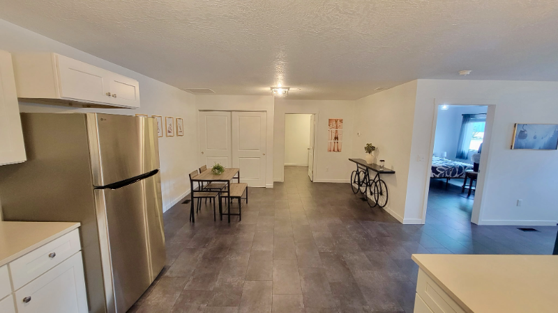 140 Railroad Ave #3 - Photo 5 of 17