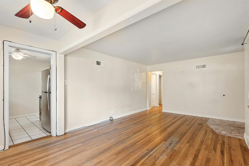 1663 Poplar St - Photo 5 of 22