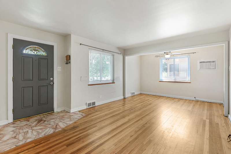 1663 Poplar St - Photo 6 of 22