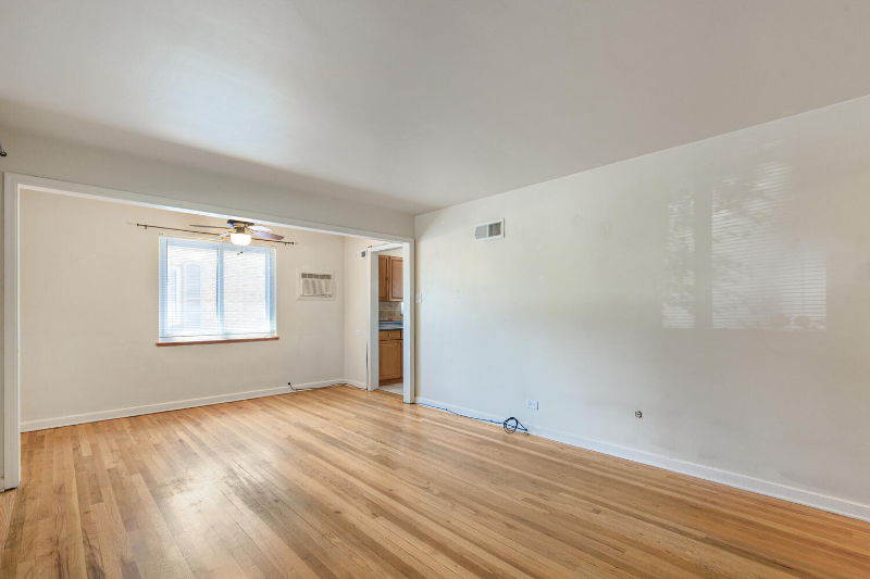 1663 Poplar St - Photo 7 of 22