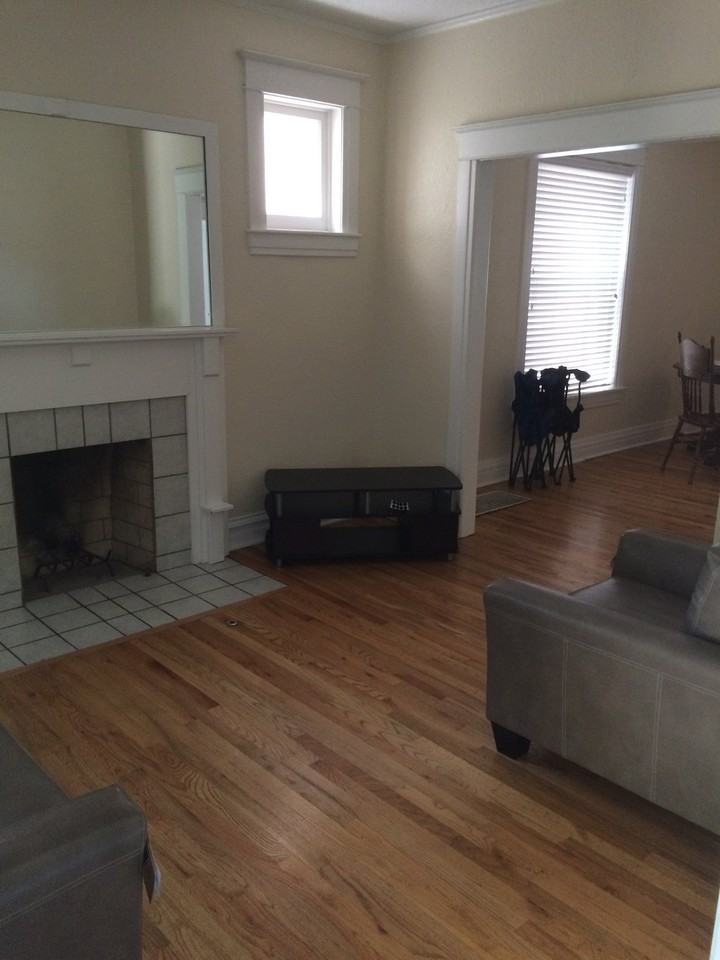 2319 N High St - Photo 2 of 6