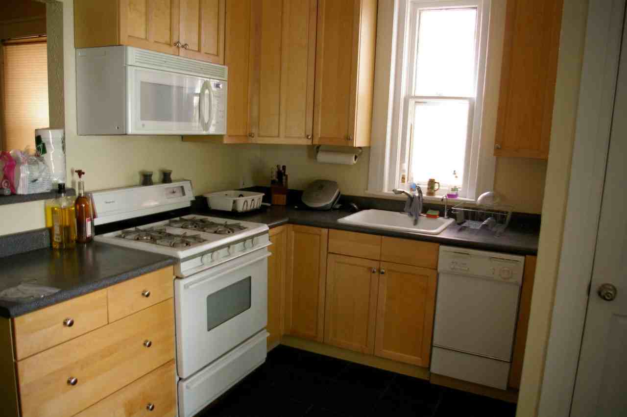 2319 N High St - Photo 4 of 6