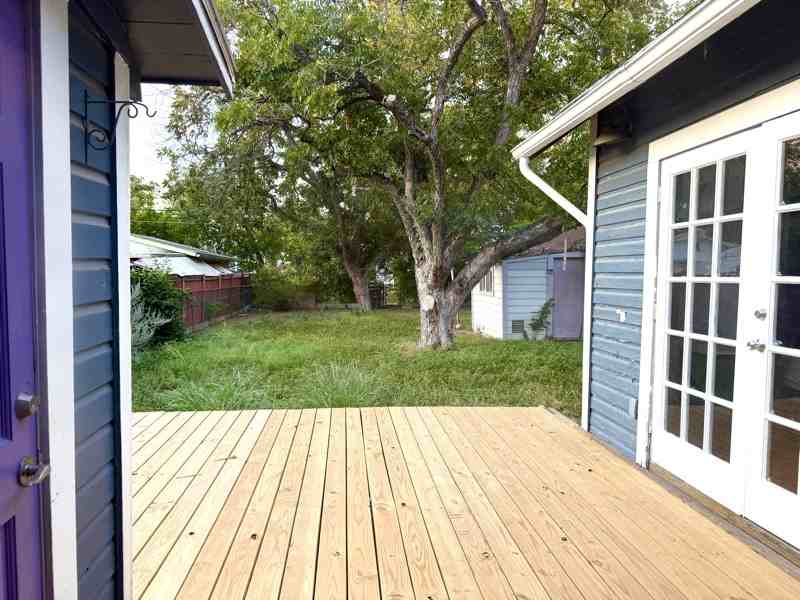 1131 Mckinley Ave - Photo 4 of 25