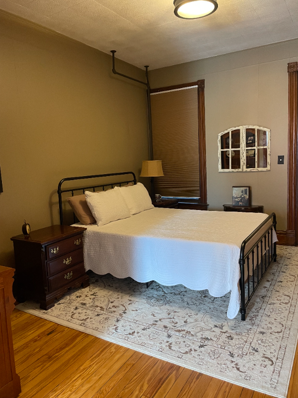 257 Baltimore St - Photo 4 of 8