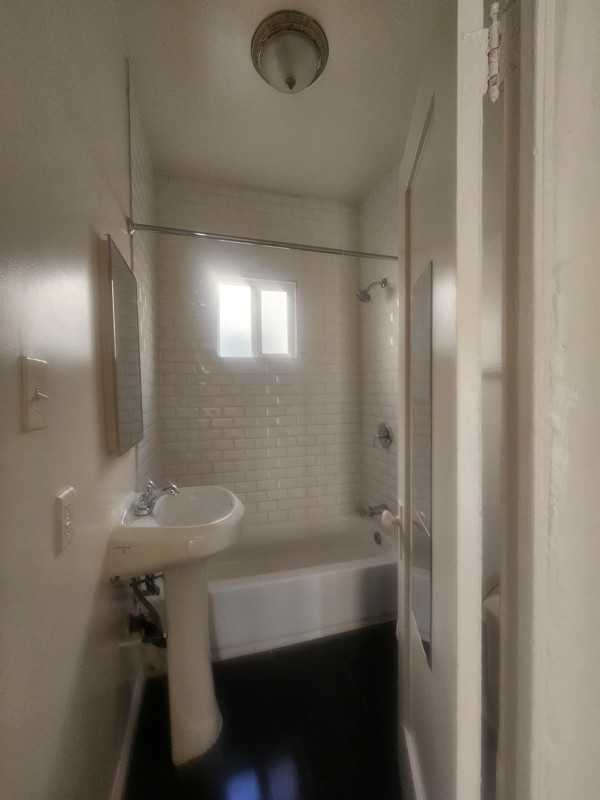 806 N Poinsettia Pl - Photo 6 of 7