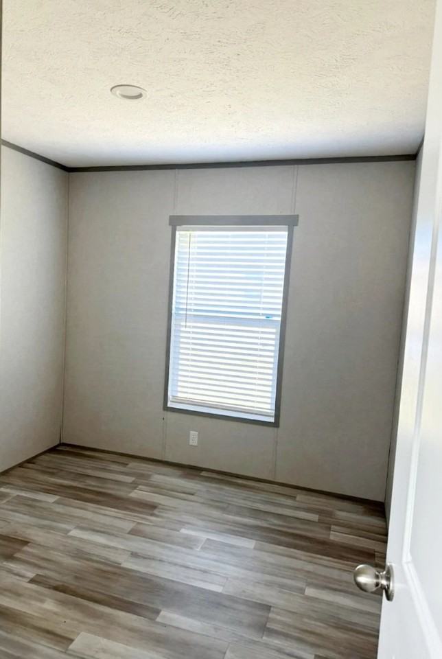 1033 Highwaye. #33 - Photo 7 of 7