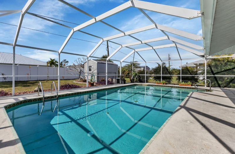 18327 Van Nuys Cir - Photo 3 of 6