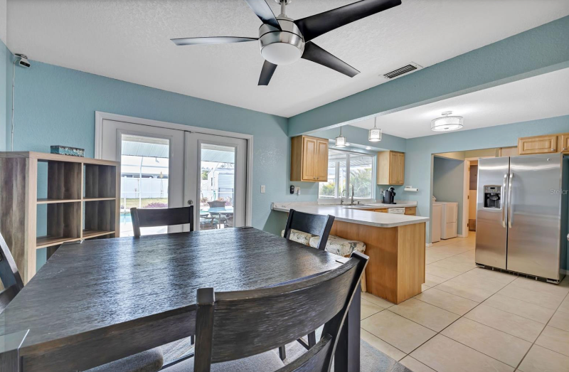 18327 Van Nuys Cir - Photo 5 of 6