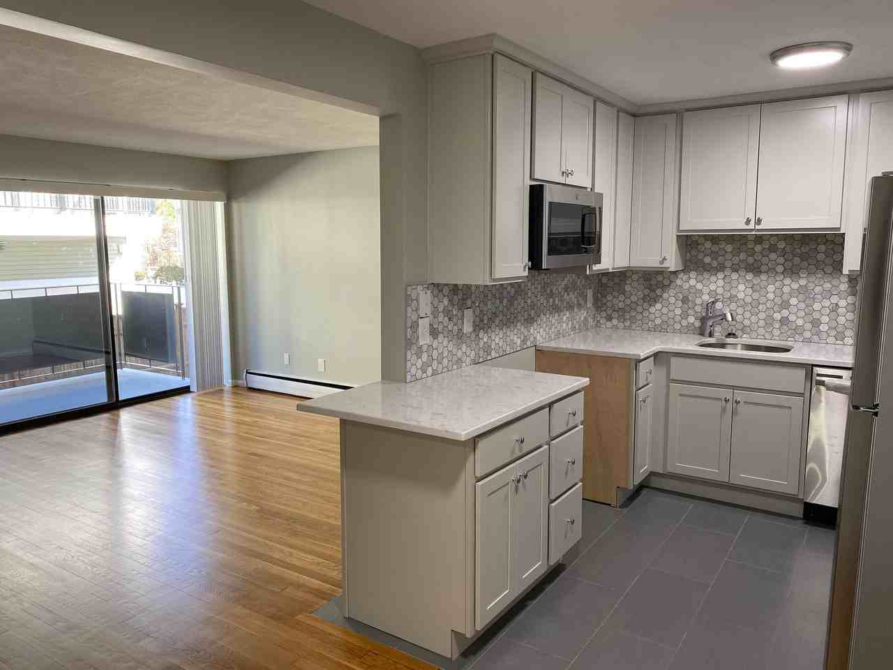 15 Leicester St #D - Photo 2 of 10