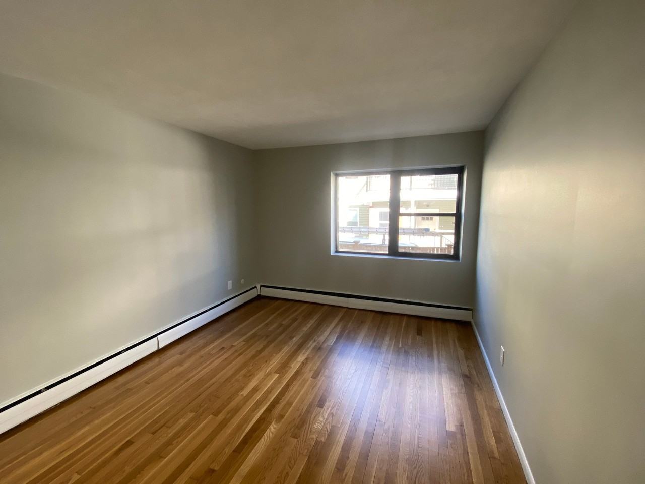 15 Leicester St #D - Photo 7 of 10