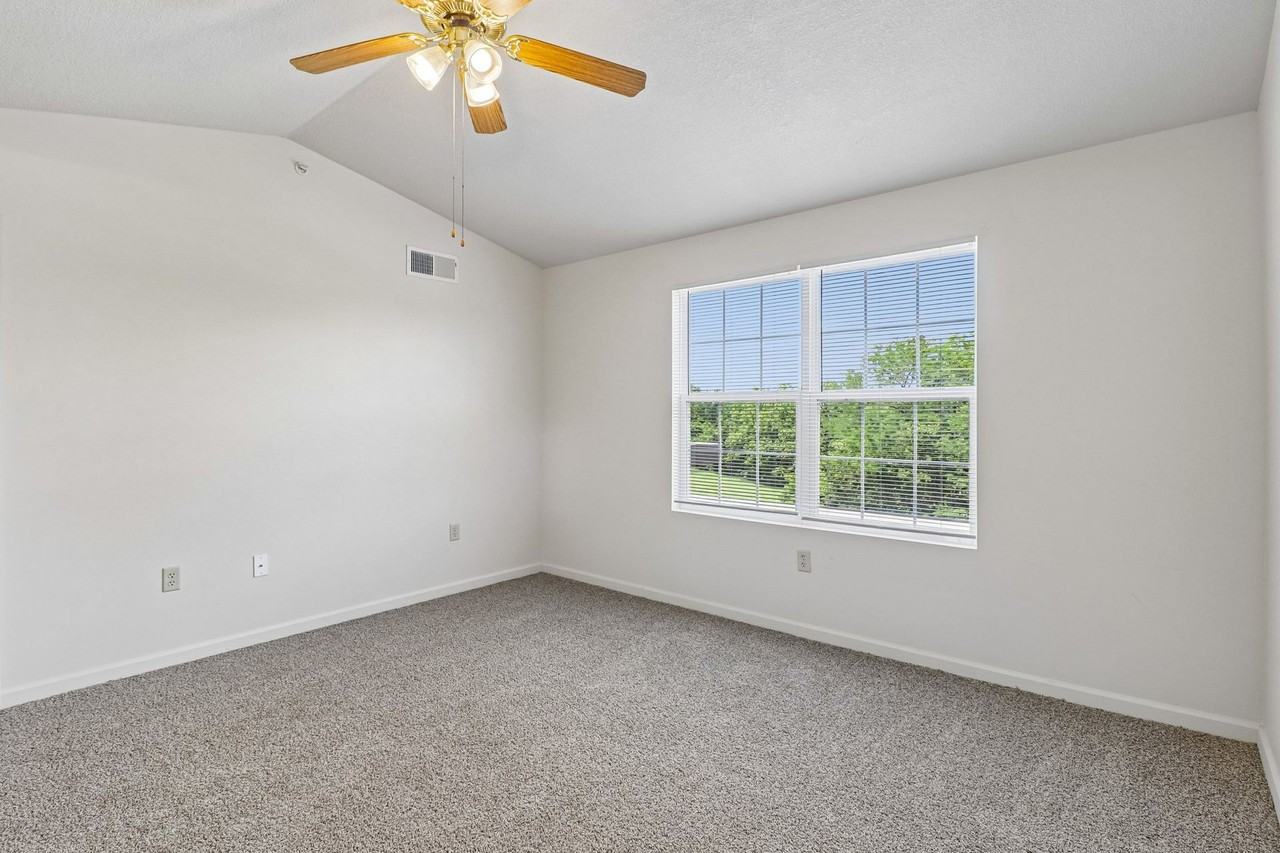 Englewood Vista - Photo 6 of 30