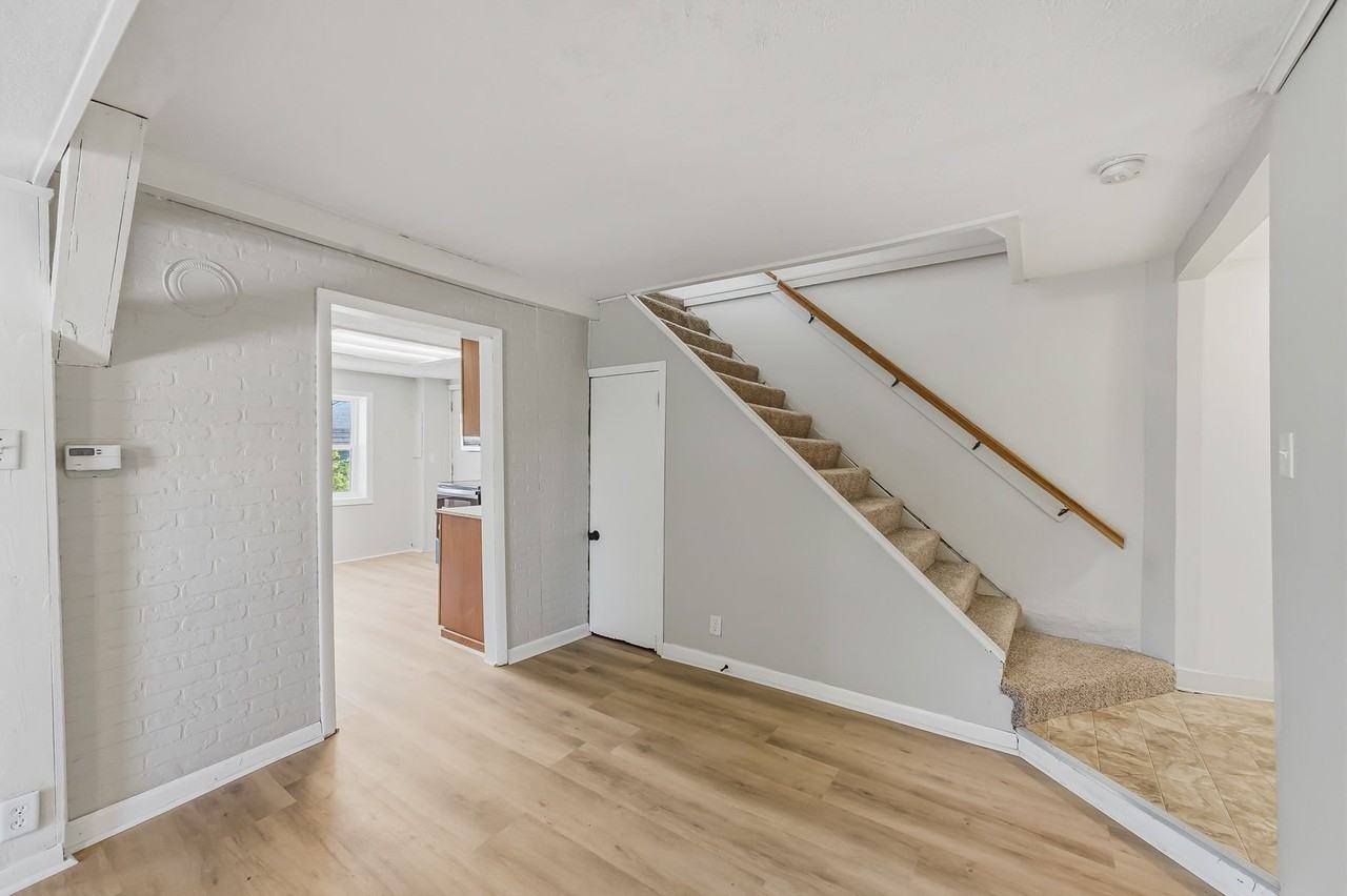 6 Wade St - Photo 3 of 20