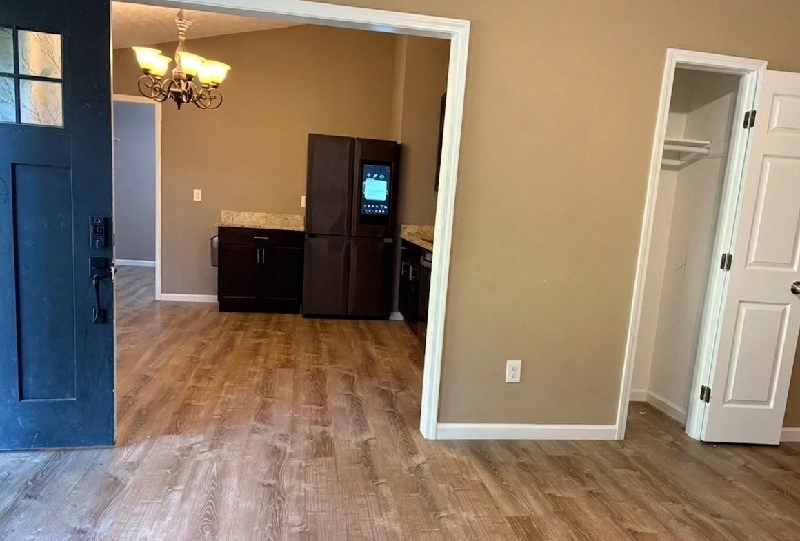 6272 Creekford Dr - Photo 3 of 20