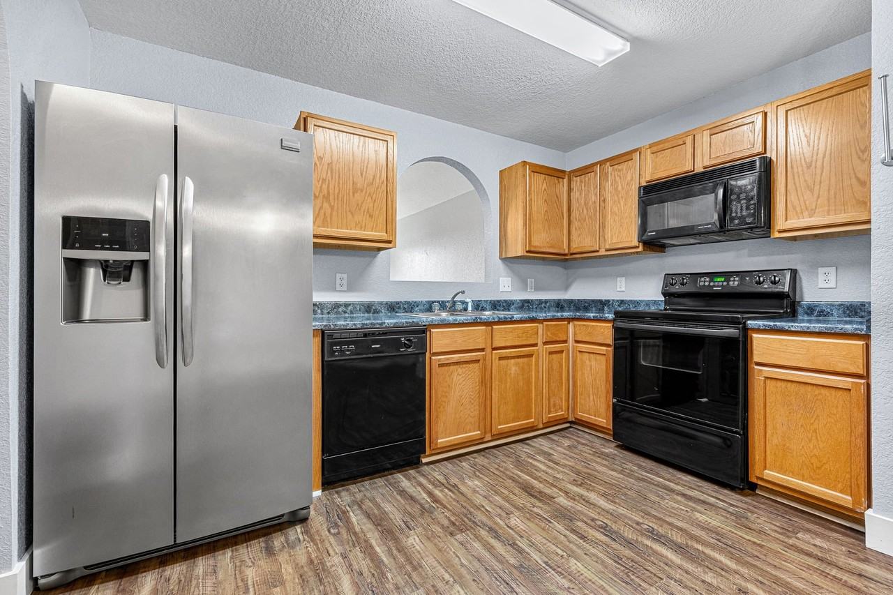 3208 Viewcrest Dr - Photo 5 of 16
