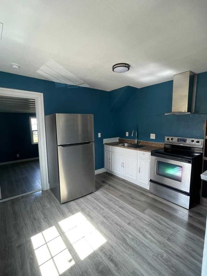 1411 Sanco St - Photo 3 of 9
