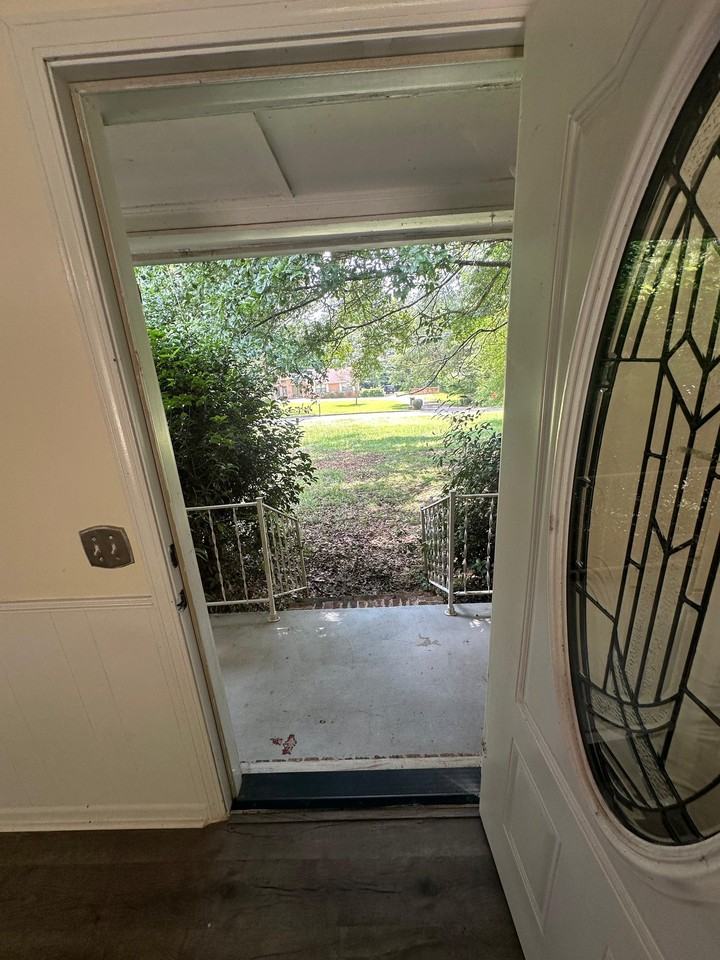 5007 Spring Hill Dr - Photo 6 of 16
