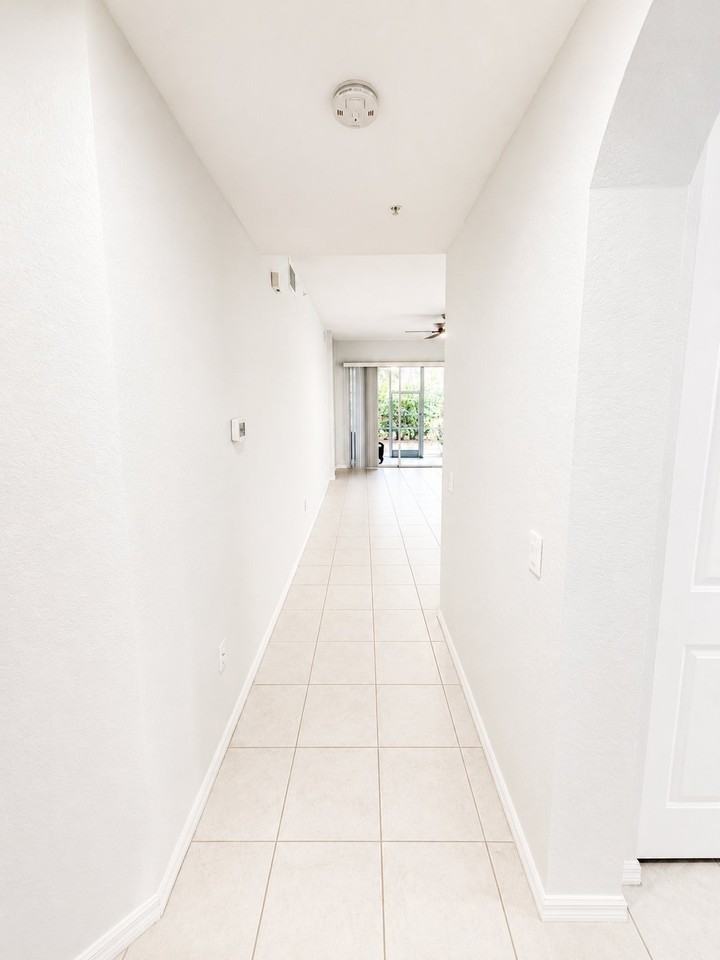 1445 Mariposa Cir #104 - Photo 6 of 17