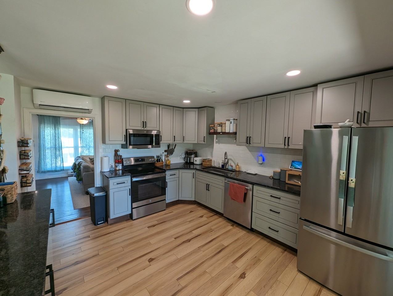 800 Ridge St - Photo 2 of 14