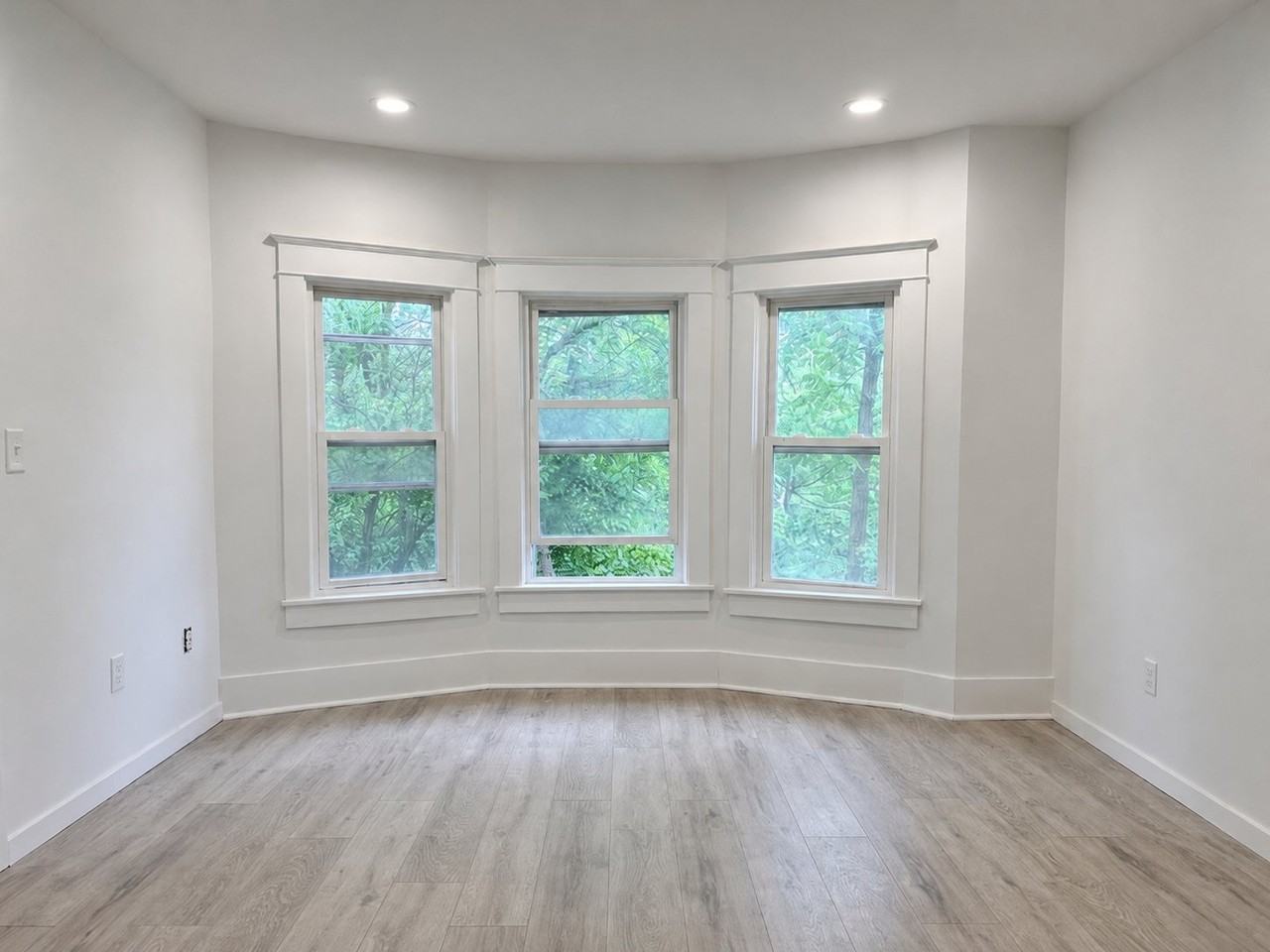 629 N 9th Ave - Photo 3 of 6