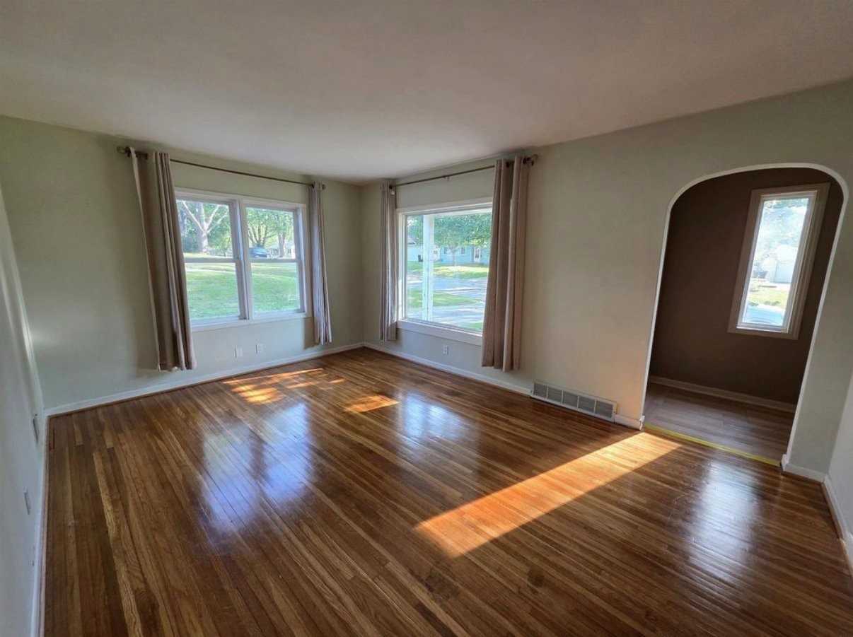 432 Auburn St - Photo 2 of 12