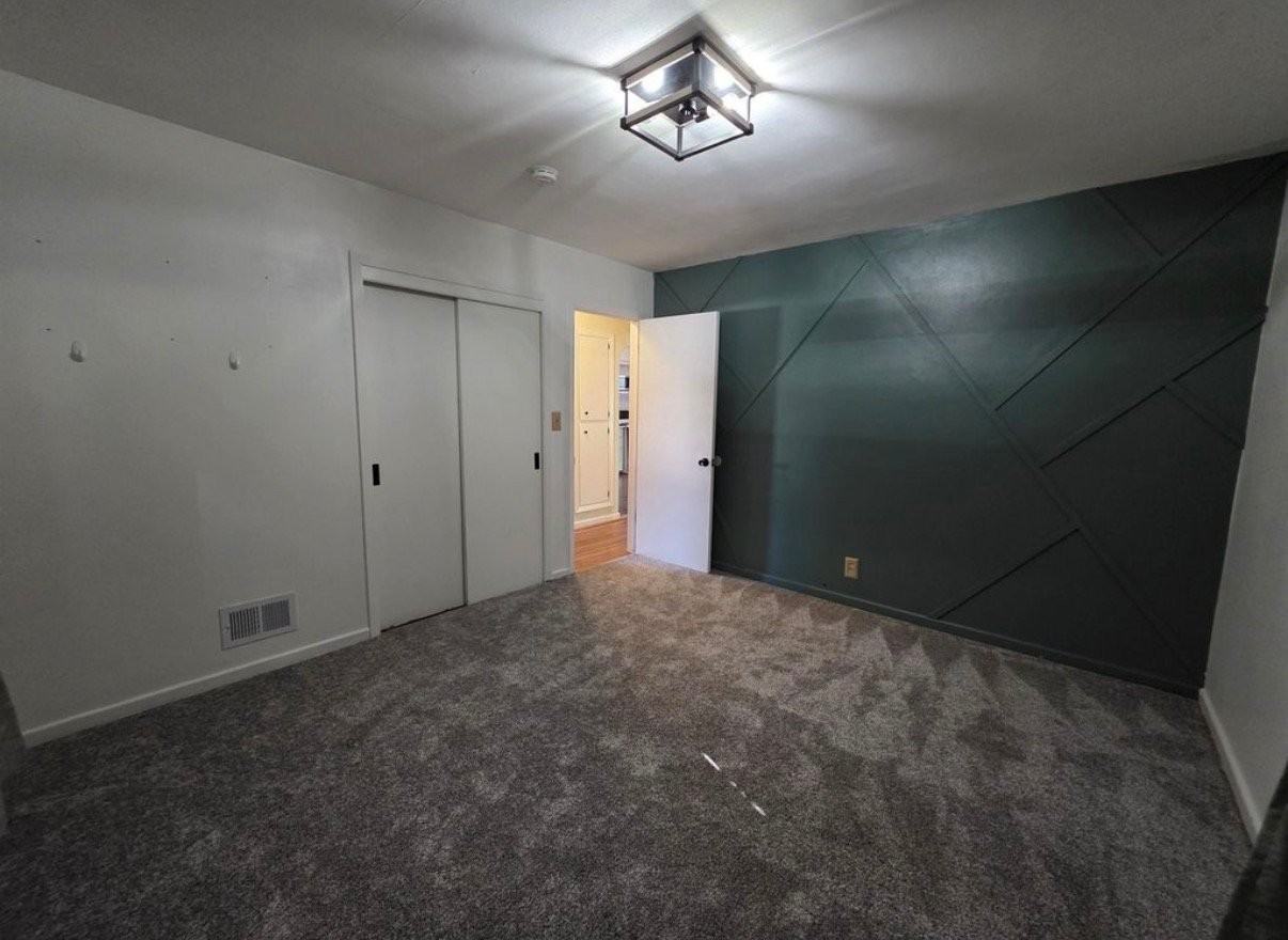 432 Auburn St - Photo 5 of 12