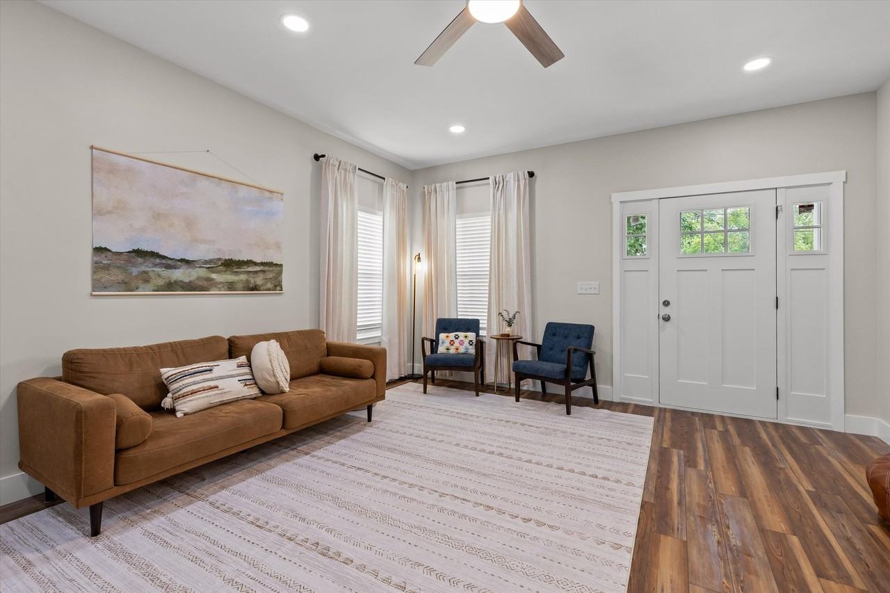 116 Hickory St - Photo 4 of 20