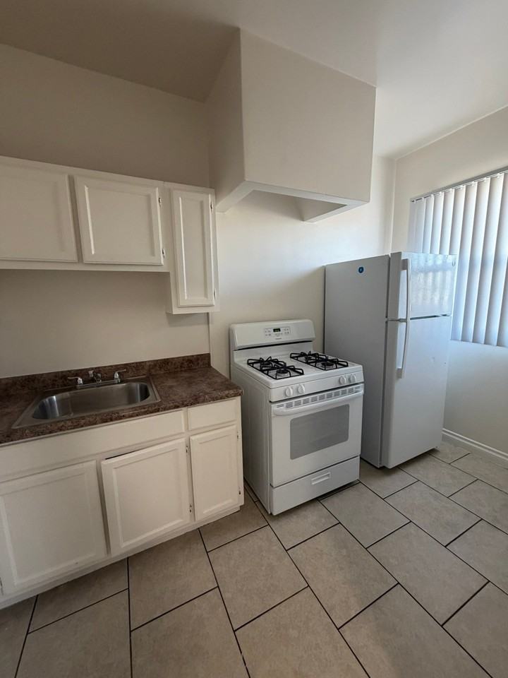2877 San Marino St #107 - Photo 5 of 16