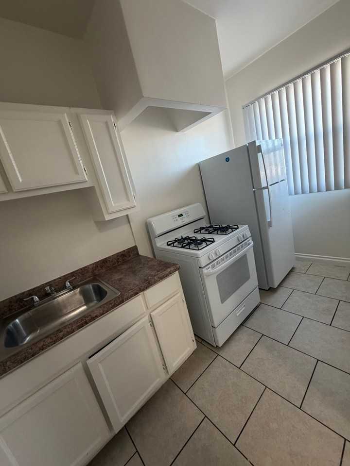 2877 San Marino St #107 - Photo 6 of 16
