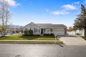 featured image of 318 Spyglass Dr