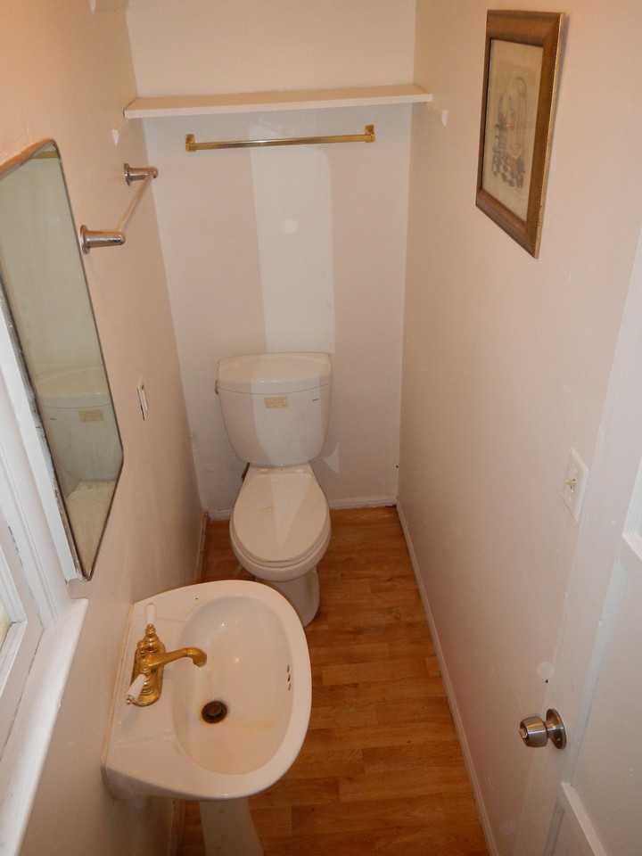 172 E Claremont St - Photo 4 of 10